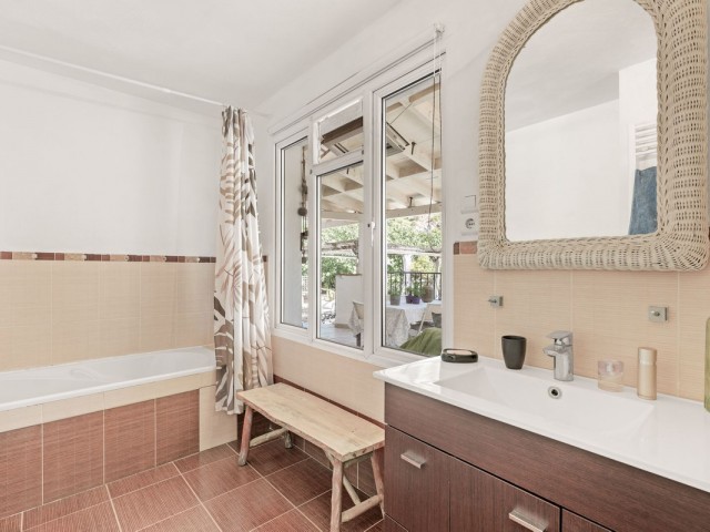 3 Bedrooms Villa in Estepona