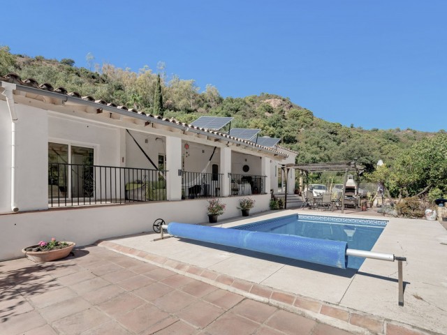 3 Bedrooms Villa in Estepona