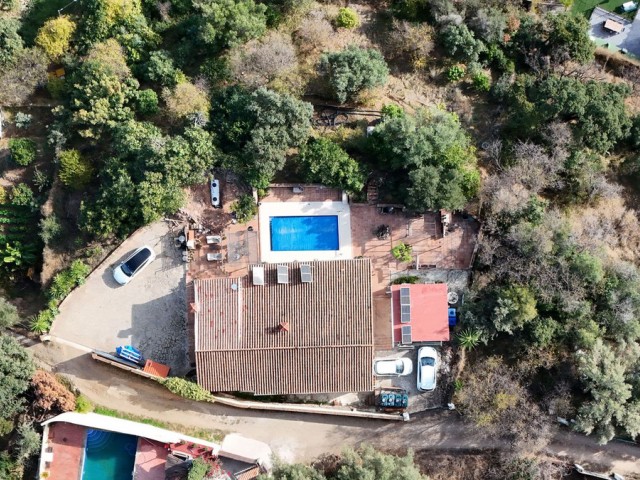 3 Bedrooms Villa in Estepona