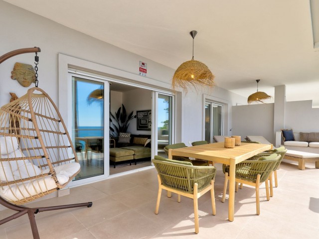 Apartamento con 3 Dormitorios  en Estepona