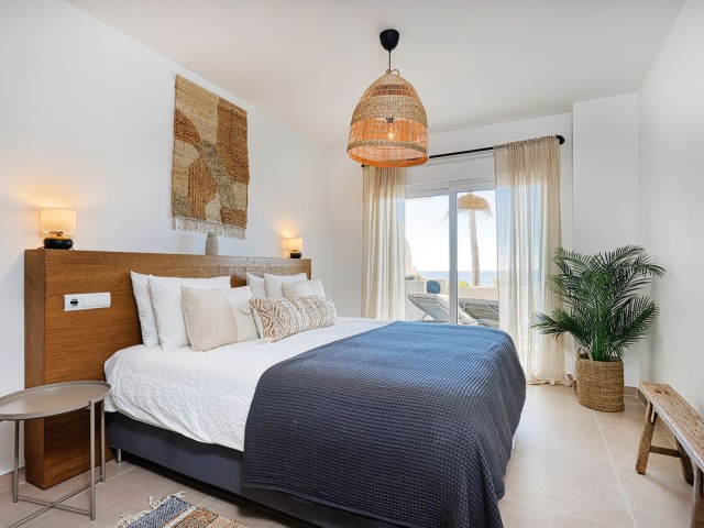 Apartamento con 3 Dormitorios  en Estepona