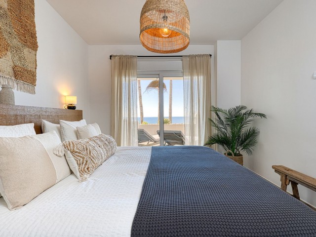 Apartamento con 3 Dormitorios  en Estepona