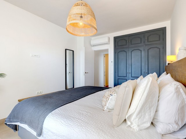 Apartamento con 3 Dormitorios  en Estepona