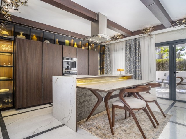 3 Bedrooms Apartment in Nueva Andalucía