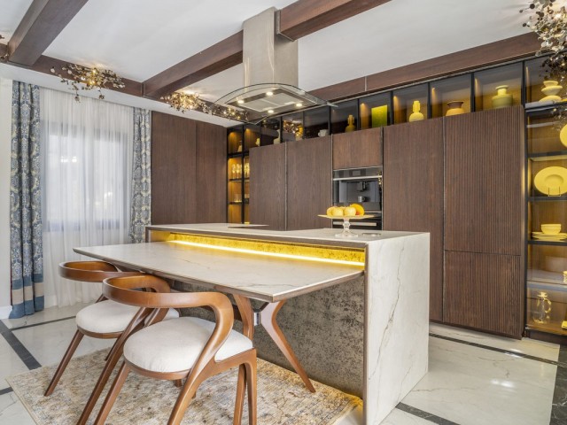 3 Bedrooms Apartment in Nueva Andalucía