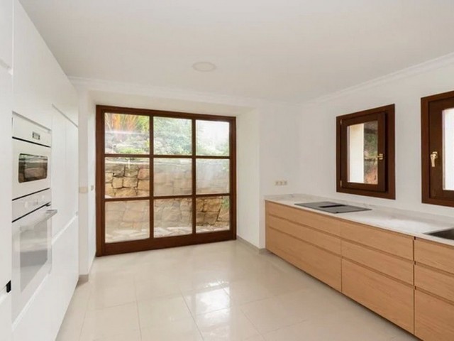 5 Bedrooms Villa in Nueva Andalucía