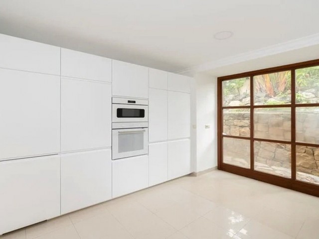 5 Bedrooms Villa in Nueva Andalucía