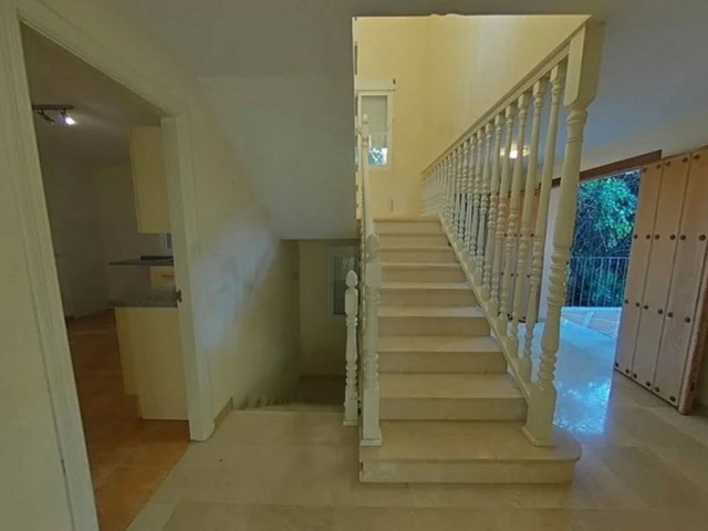 Villa avec 5 Chambres  à Marbella