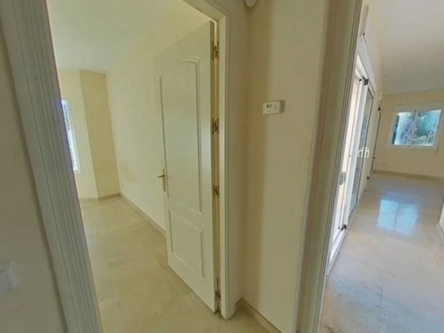 Villa avec 5 Chambres  à Marbella