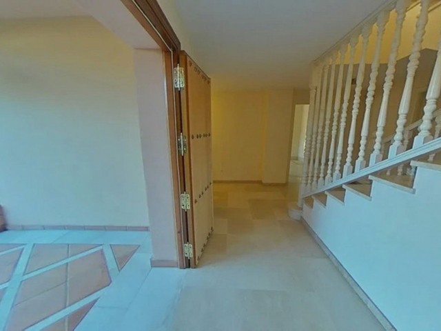 Villa avec 5 Chambres  à Marbella