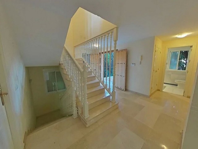 Villa avec 5 Chambres  à Marbella
