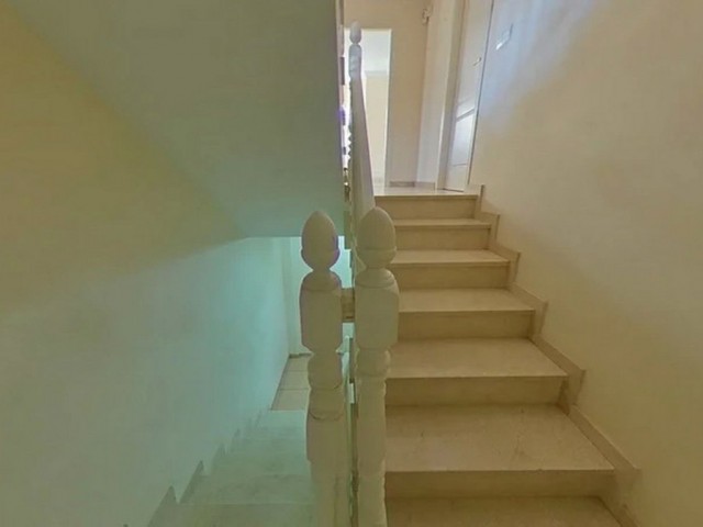 Villa avec 5 Chambres  à Marbella