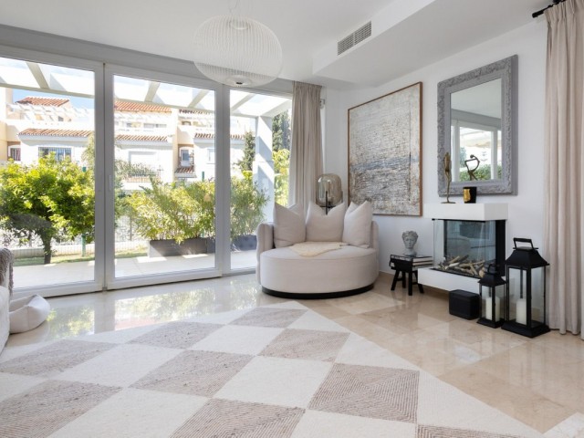 4 Bedrooms Villa in Calahonda