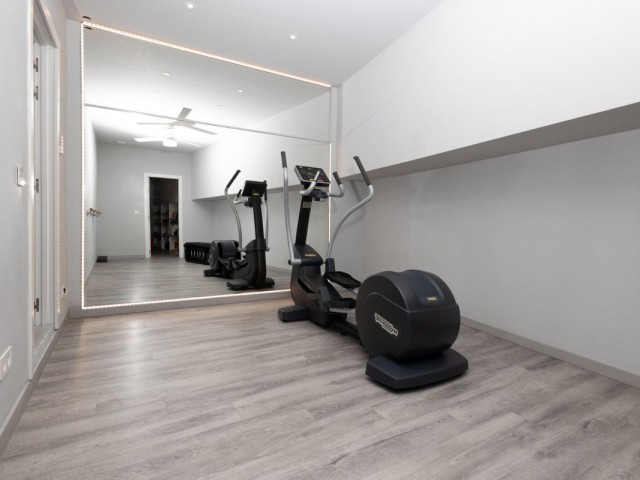 4 Bedrooms Villa in Calahonda