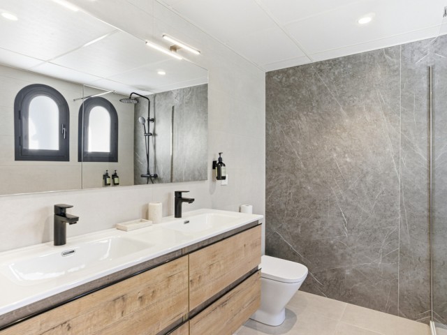 3 Soveroms Rekkehus i Estepona