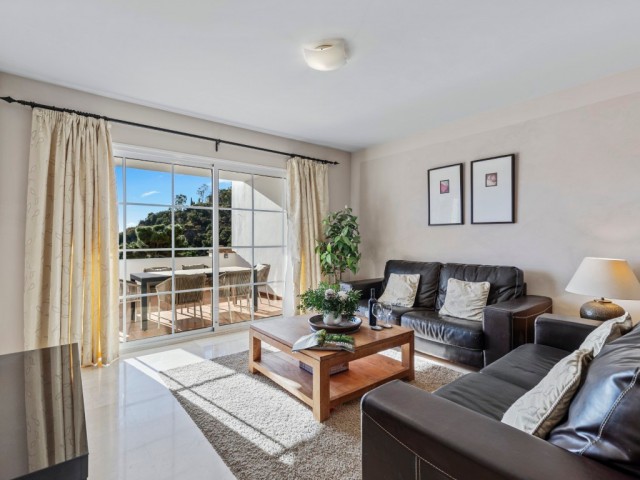 Apartamento con 3 Dormitorios  en Benahavís