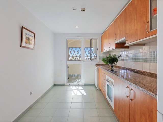 Apartamento con 3 Dormitorios  en Benahavís