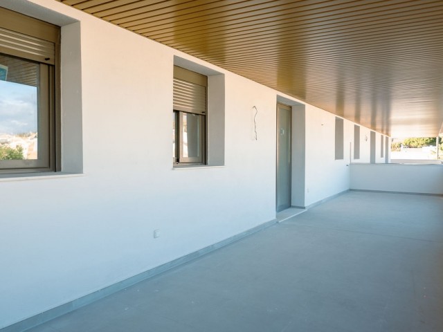 Apartamento con 2 Dormitorios  en Estepona