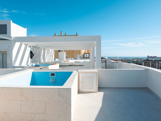 Apartamento con 2 Dormitorios  en Estepona