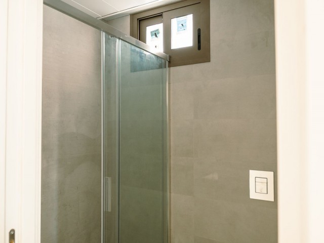 Apartamento con 2 Dormitorios  en Estepona