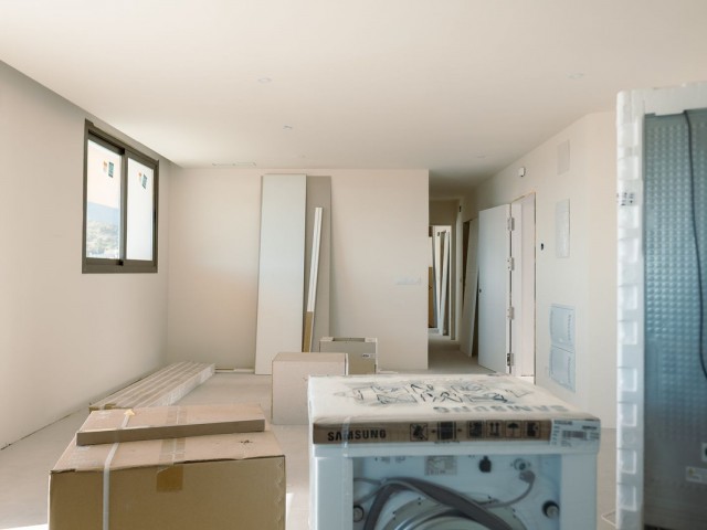 Apartamento con 2 Dormitorios  en Estepona