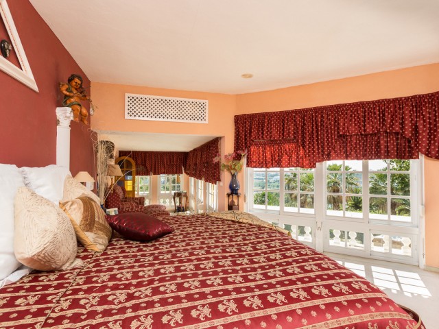 Villa con 7 Dormitorios  en Benahavís