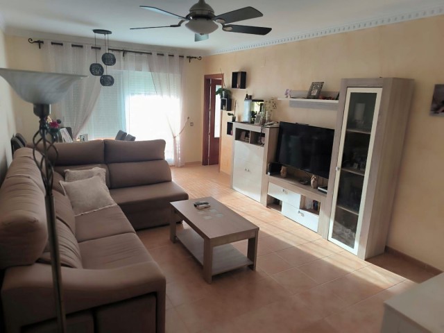 Penthouse avec 4 Chambres  à Estepona