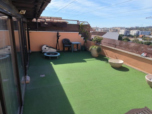Penthouse avec 4 Chambres  à Estepona