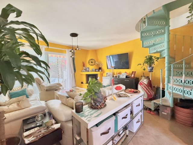 2 Bedrooms Villa in Calahonda