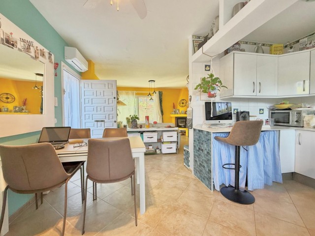 2 Bedrooms Villa in Calahonda