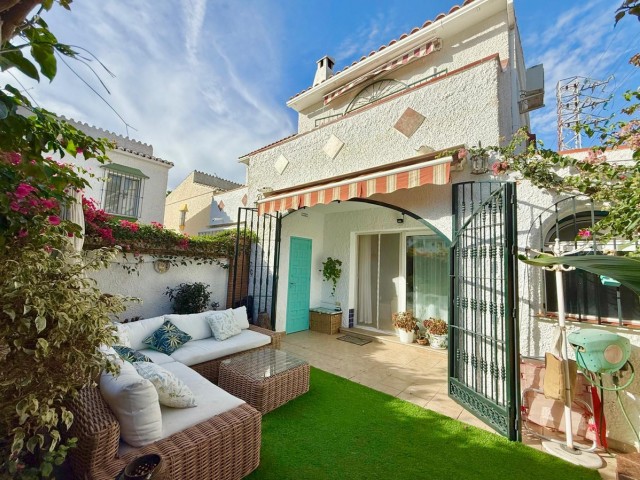 Villa, Calahonda, R5213668