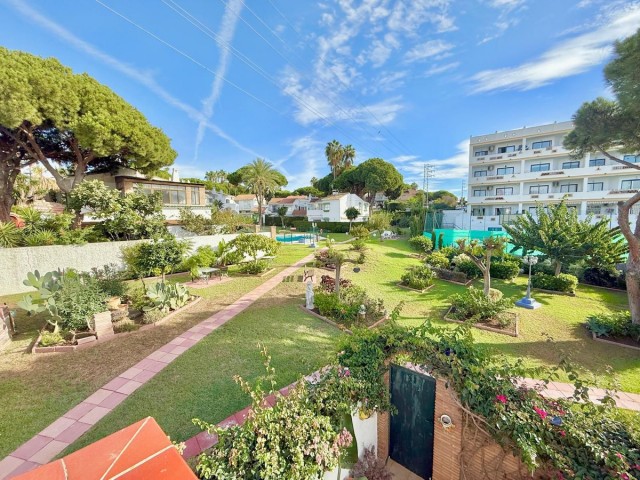 2 Bedrooms Villa in Calahonda