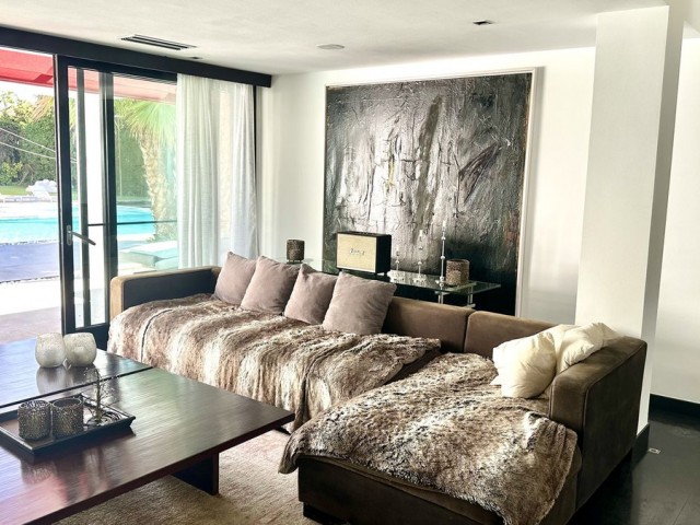 6 Bedrooms Villa in Guadalmina Baja