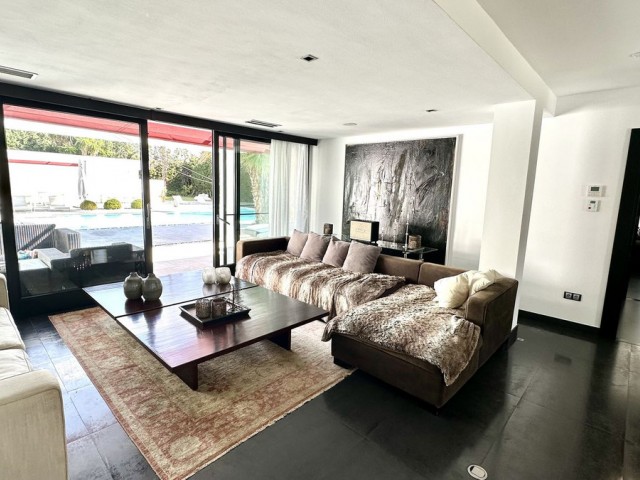 6 Bedrooms Villa in Guadalmina Baja