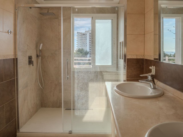 5 Bedrooms Villa in Nueva Andalucía