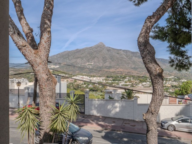 5 Bedrooms Villa in Nueva Andalucía