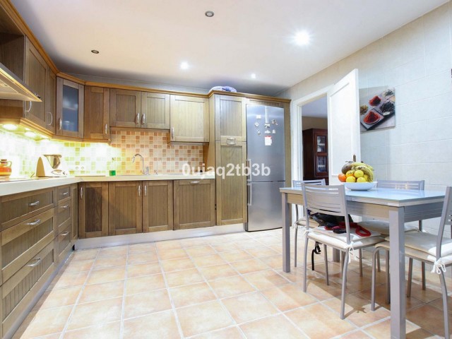 3 Bedrooms Apartment in Nueva Andalucía