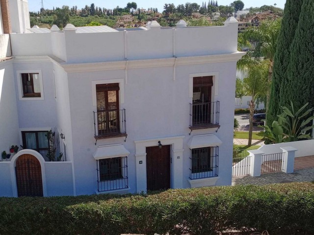 3 Bedrooms Villa in Estepona