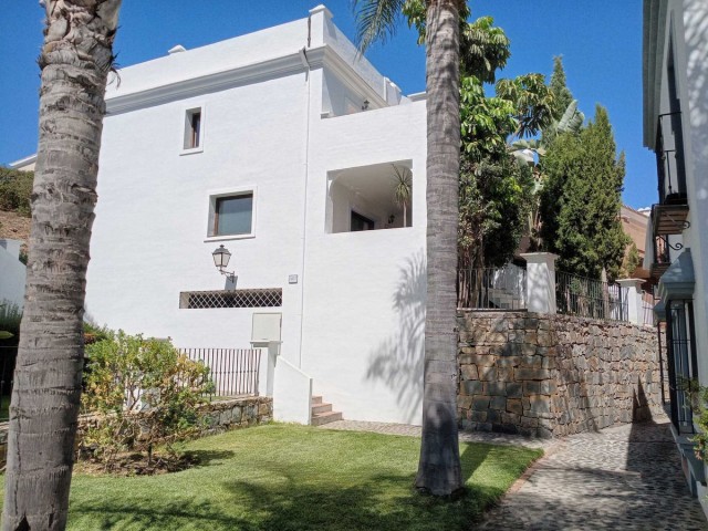 3 Bedrooms Villa in Estepona