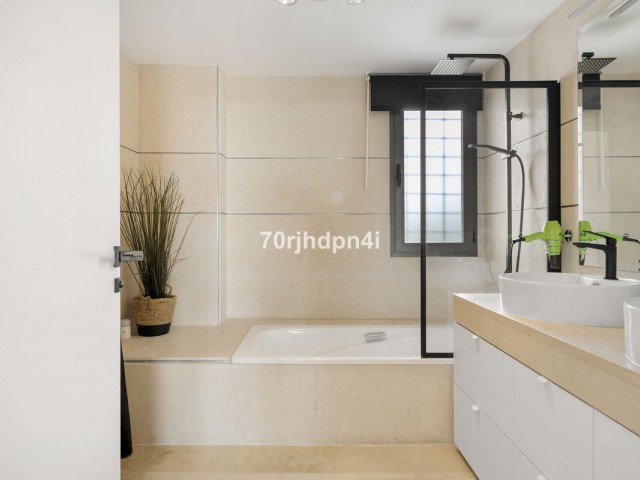 Penthouse avec 3 Chambres  à Estepona