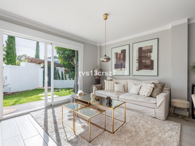 Appartement avec 4 Chambres  à Nueva Andalucía