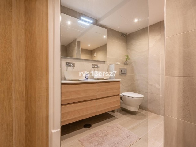 Appartement avec 4 Chambres  à Nueva Andalucía