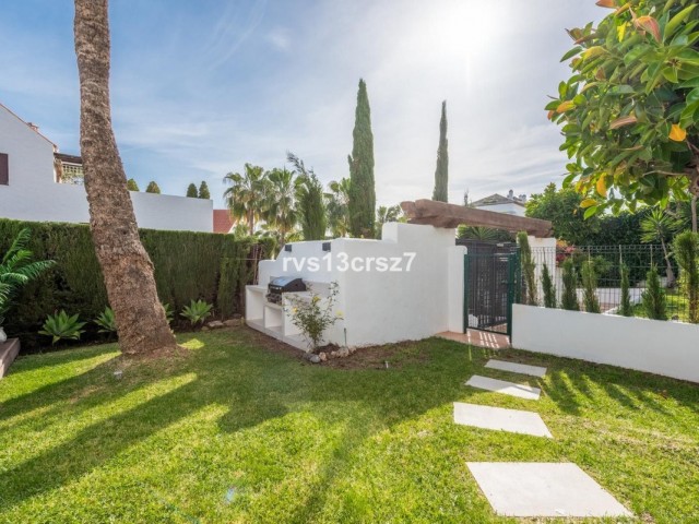 Appartement avec 4 Chambres  à Nueva Andalucía