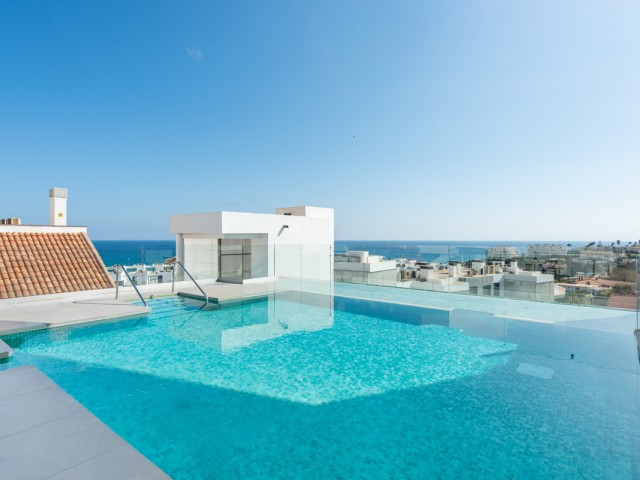 2 Bedrooms Apartment in Fuengirola