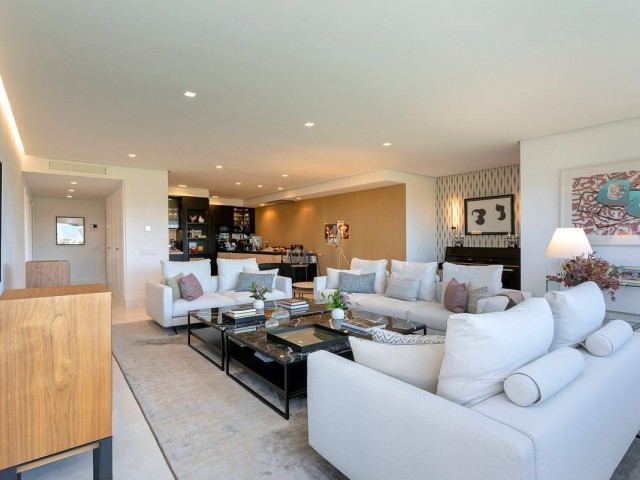 2 Bedrooms Apartment in Guadalmina Alta