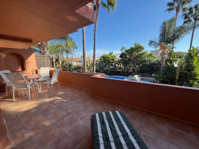 2 Bedrooms Apartment in Puerto Banús