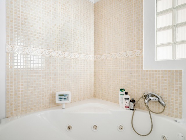 2 Soveroms Leilighet i Nueva Andalucía