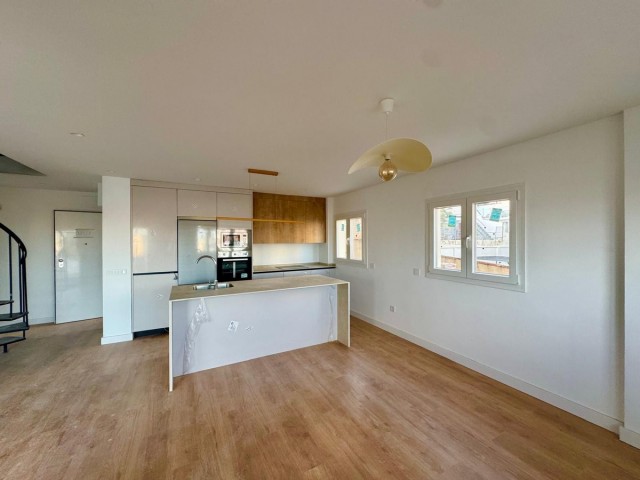 Apartamento con 3 Dormitorios  en Torremolinos
