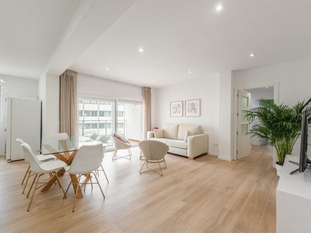 Apartamento con 3 Dormitorios  en Estepona