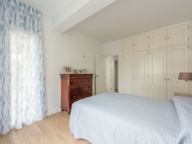 Apartamento con 3 Dormitorios  en Estepona